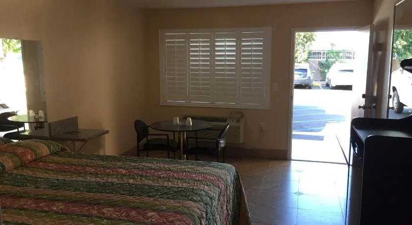 Foxys Motor Inn