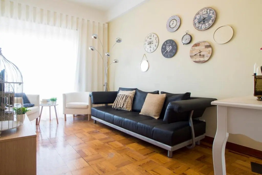 Sunny 4 Bedroom Apartment - with View