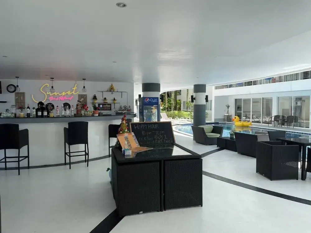 B12a - 2 Bdr Condo With Pool Access, Karon Beach