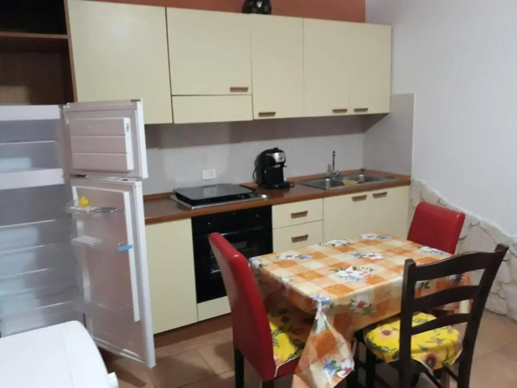 Airport-Port-Commercial Center-Veranda&Garden-wi fi-60mq-per 4 persone e 2 bimbi piccoli-Giallo-possibile upgrade gratis