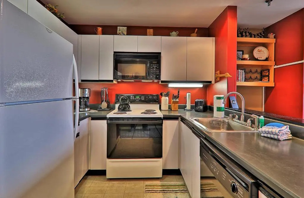 Highridge Condominium Unit E11