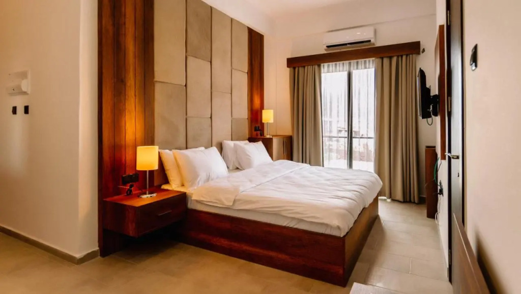 Cezar's Airport Hotel