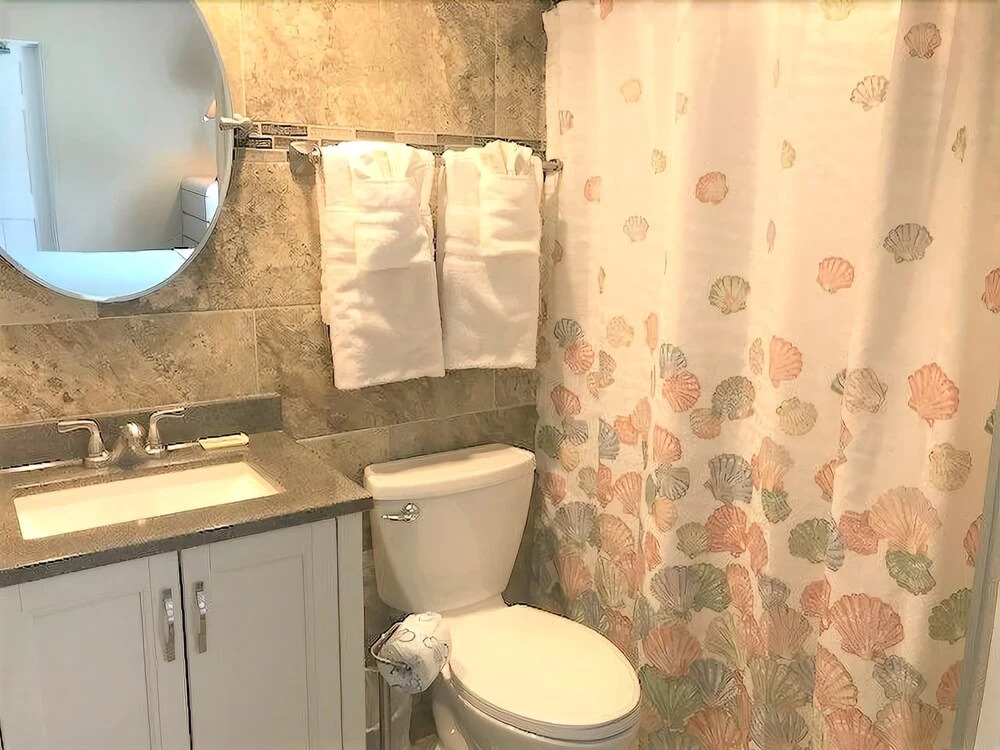 313 Canal Duplex 2 Bedrooms 2 Bathrooms Duplex