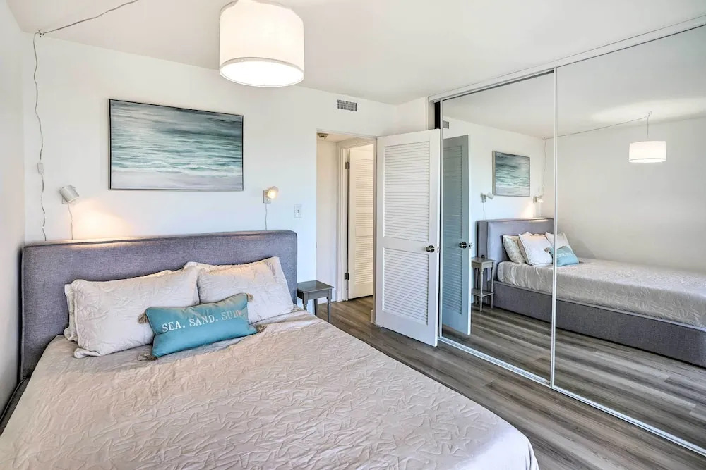 San Clemente Condo w/ Gorgeous Views: Near Beach!