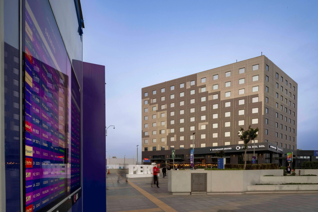 Wyndham Grand Costa Del Sol Lima Airport