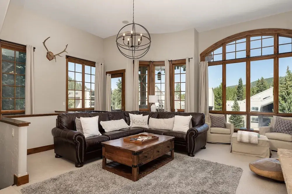 Iron Horse Manor 4 Bedroom Home