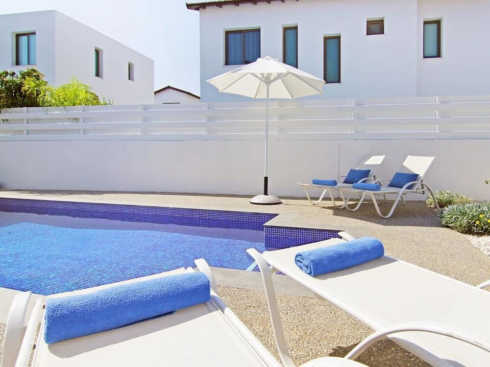Villa Dina