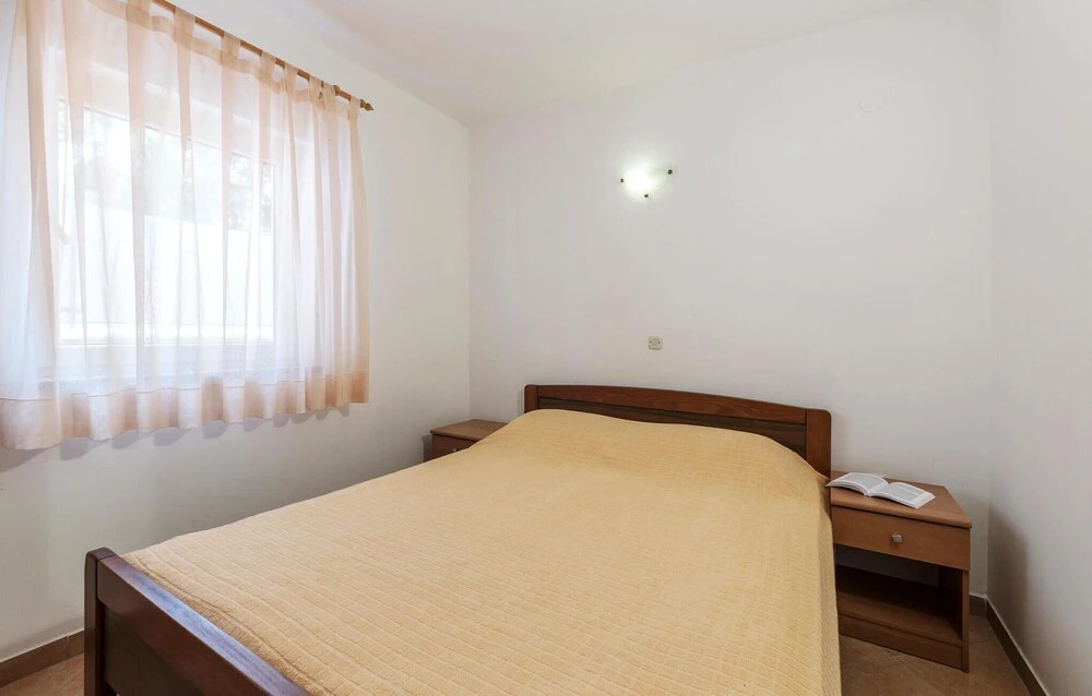 Awesome Home in Banjole With Wifi and 1 Bedrooms