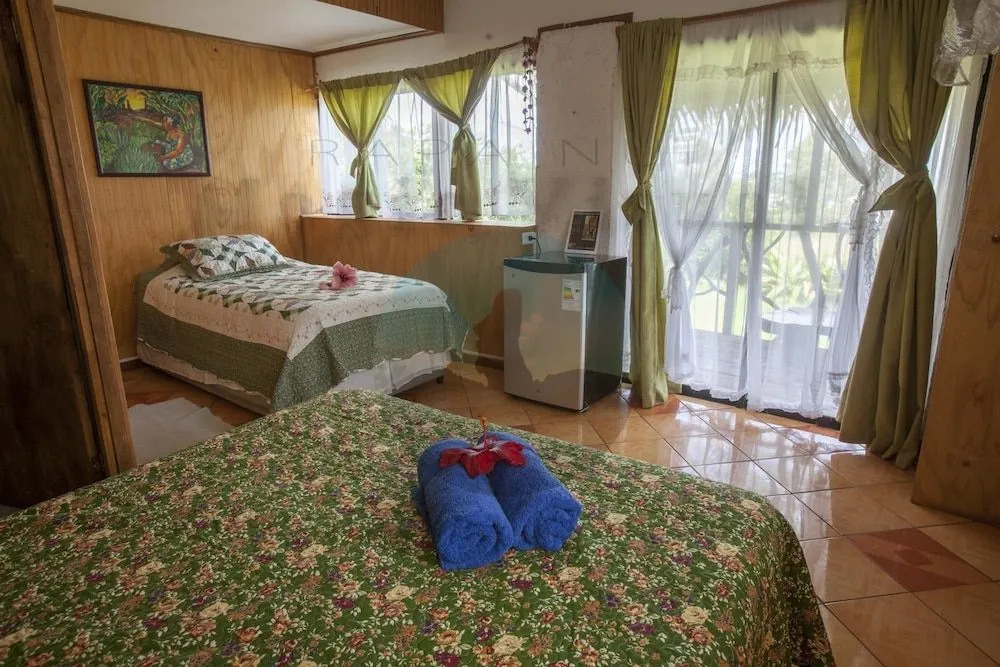 Cabaña Isla de Pascua Eco Hostal 1003