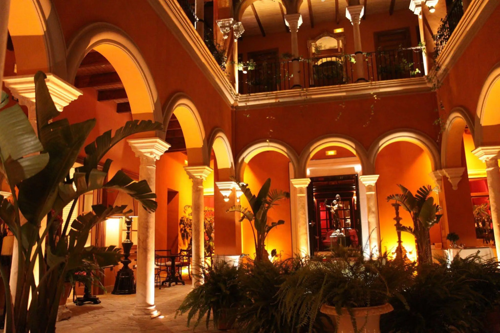 Hotel Casa Del Poeta