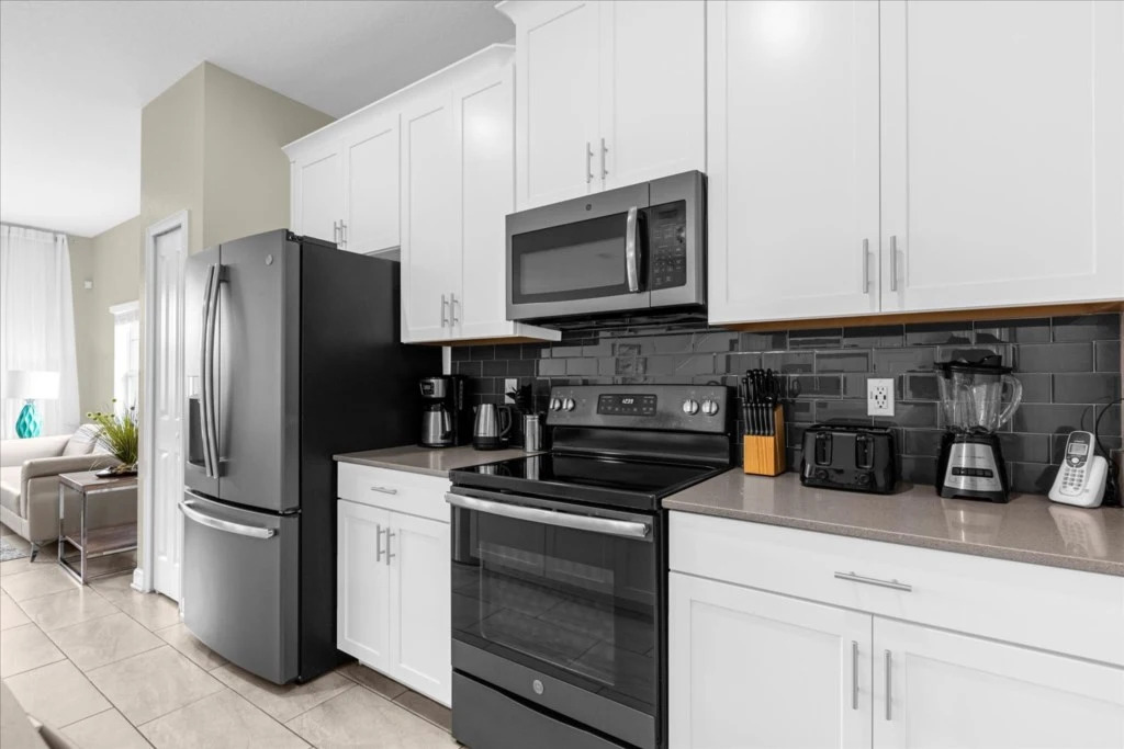5 Bedroom 5 Bathroom Storey Lake 4901 Wa