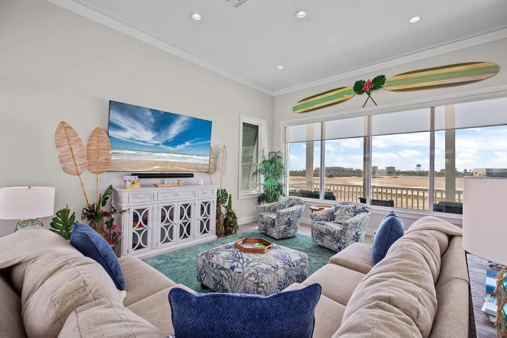 Call Me The Breeze - Private Home At The Shores 3 Bedroom Home by RedAwning