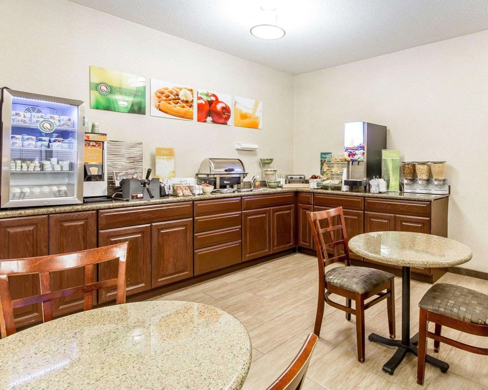 Quality Inn & Suites Eau Claire University Area