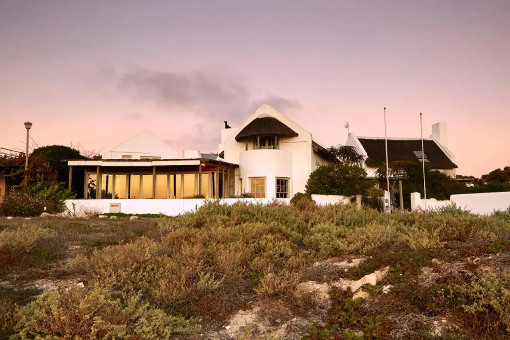 Abalone Hotel & Villas