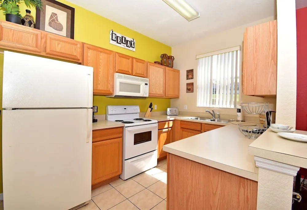 R529 Waterside 4 Br townhouse by RedAwning