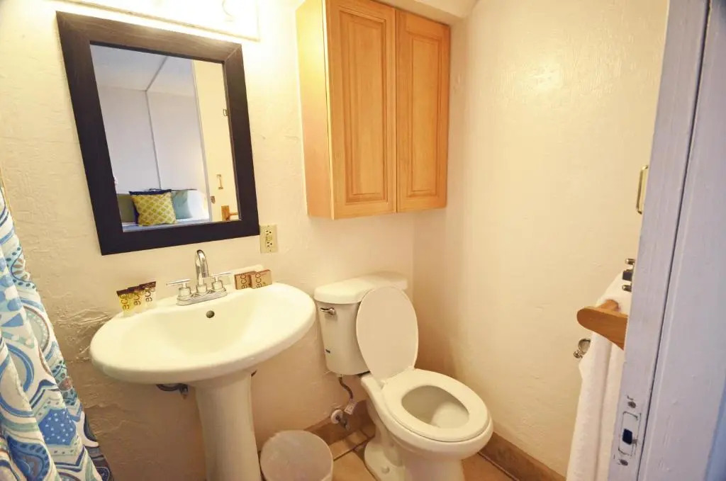 Sea Shore 75 Steps from Waikiki Beach and Sleeps 1 - 3!