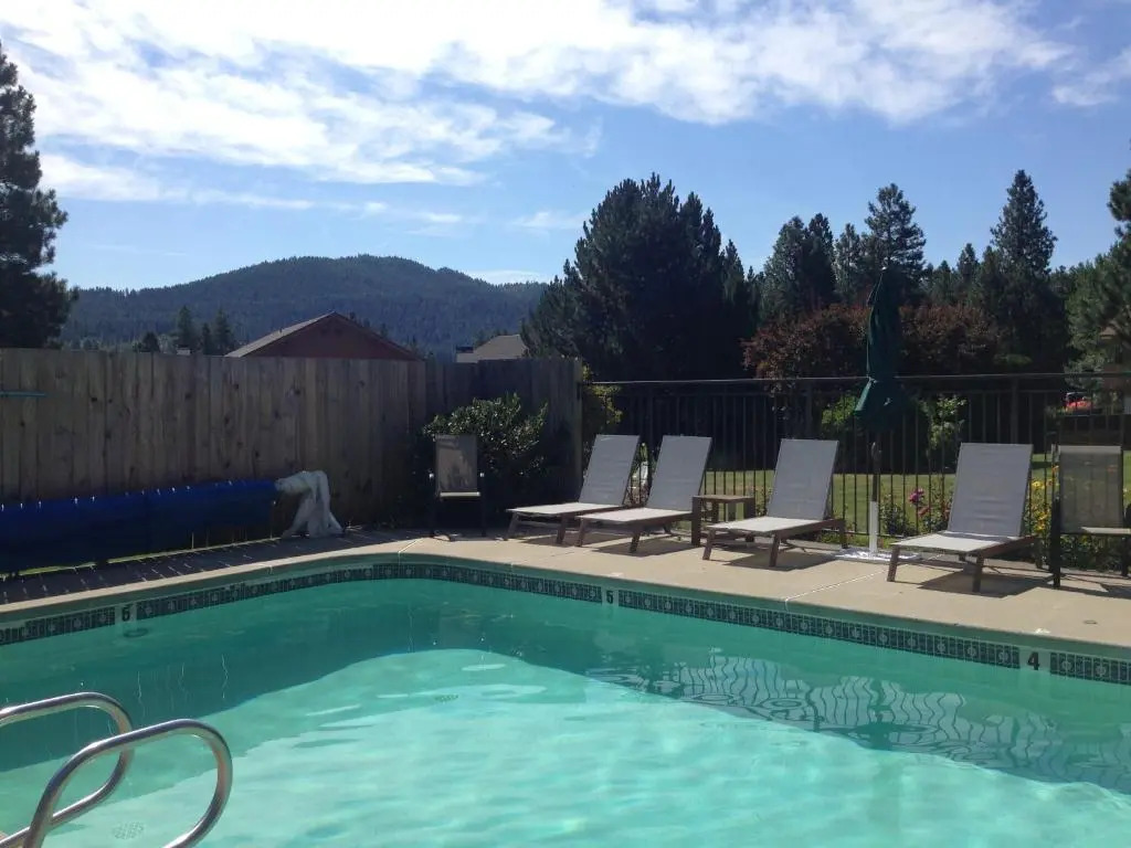 Blue Elk Inn