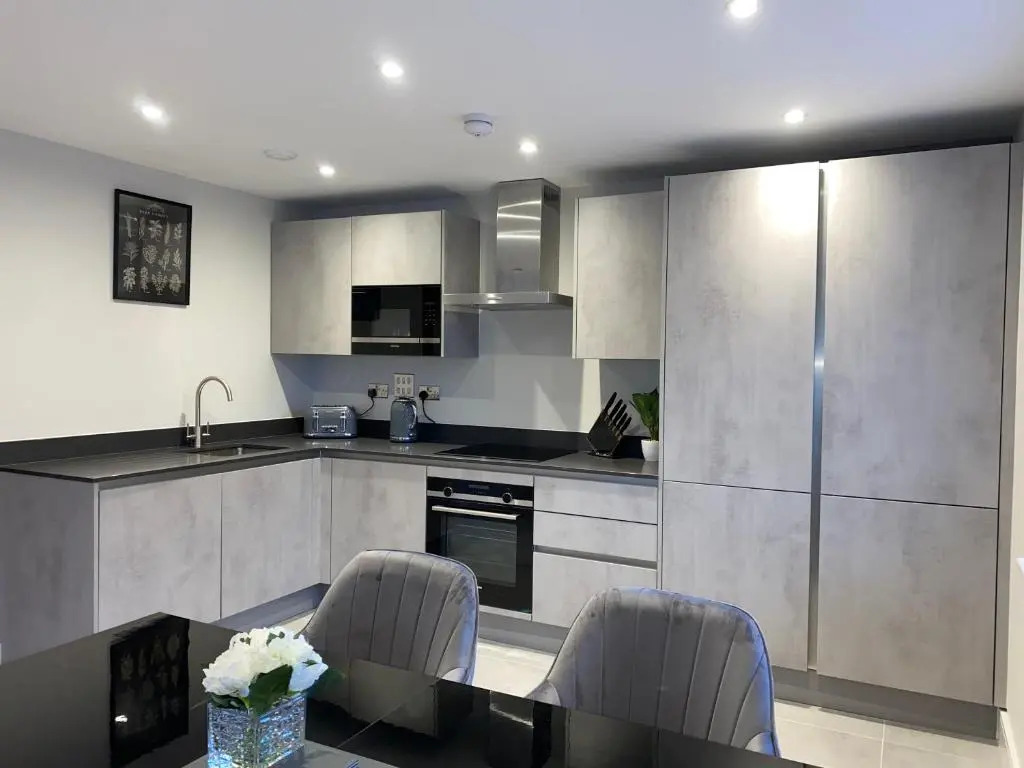 Roomotel - Oakview Moseley