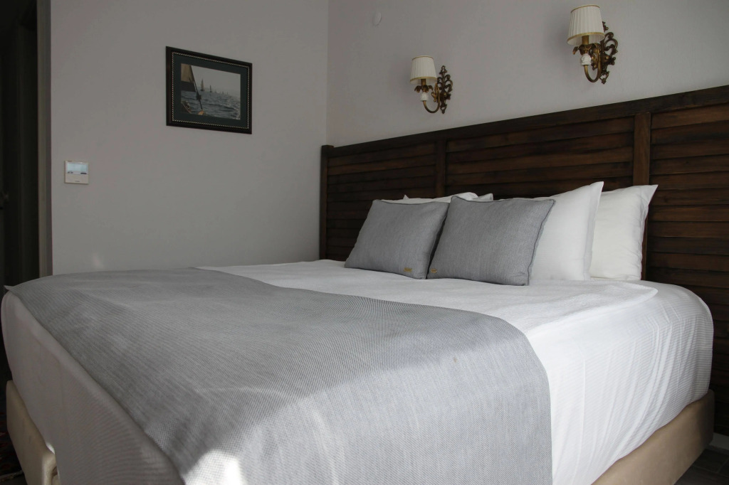 AlaBora Hotel