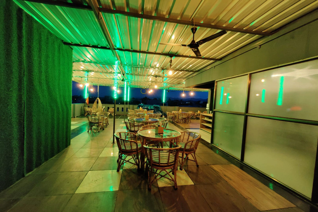 Hotel Townhouse at Udaipur City Railway Station