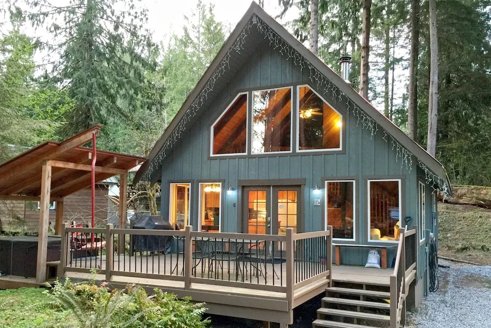 Mt Baker Rim Cabin 99 - Charming Cabin With a hot Tub, Wi-fi, Pet Friendly