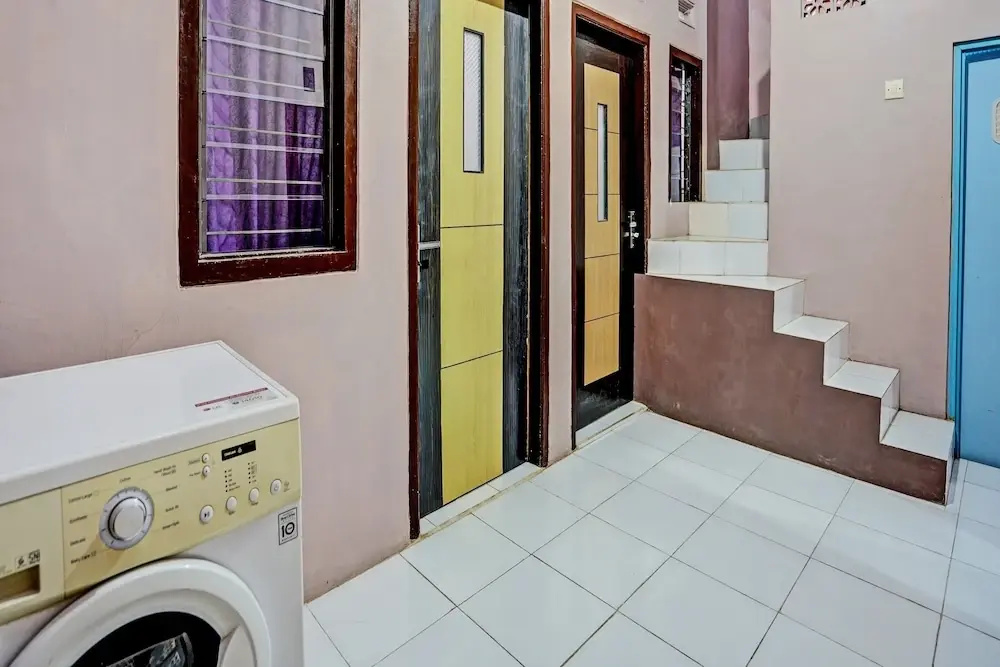 Hotel O Sobat Ijen HomestayNearSungai Prengsengan