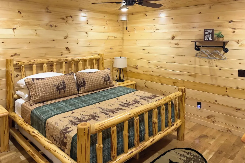 Gatlinburg Mountain Cabin: 4 Mi to National Park