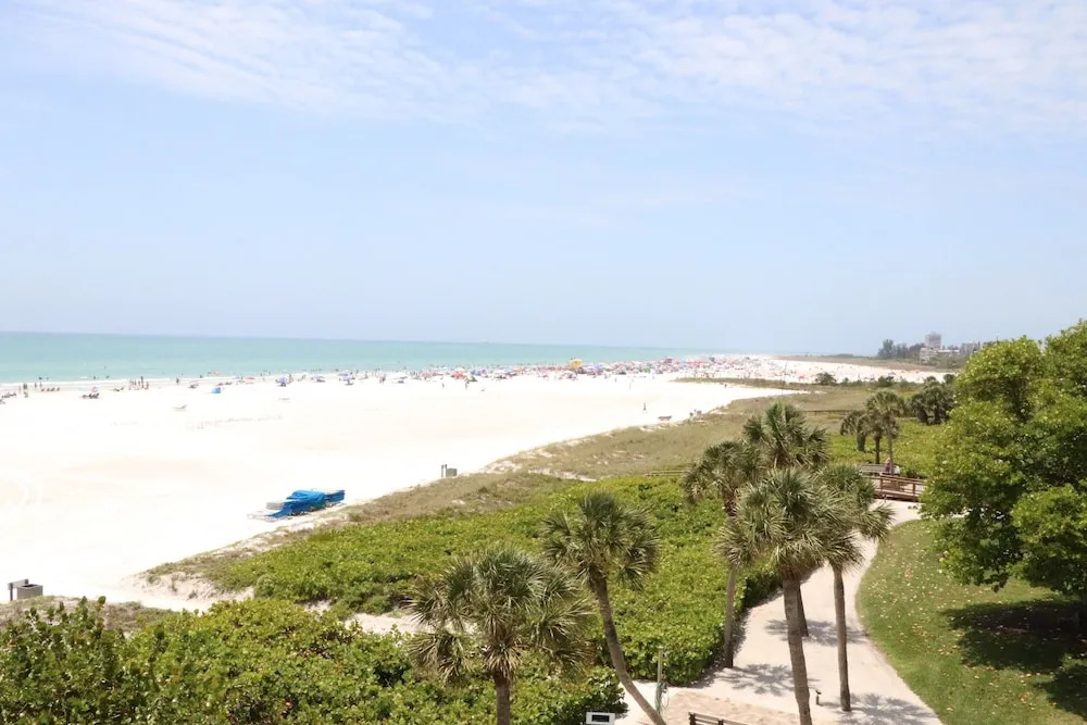 Jamaica Royale - T41 - 2 Br Condo