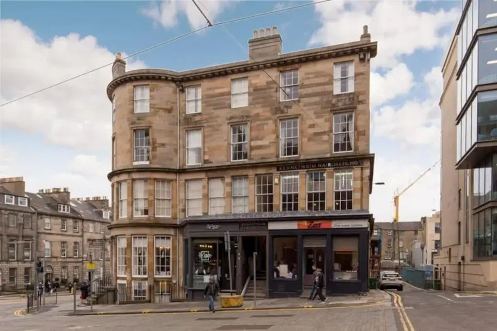 St James Quarter 2 Bed Apartment