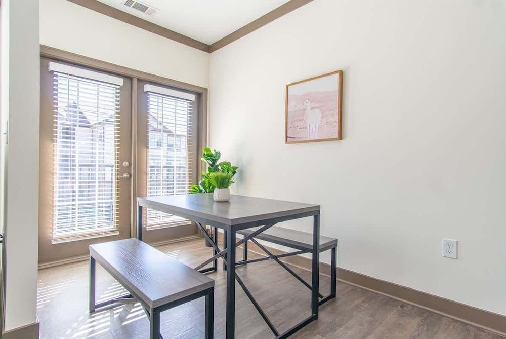 Boulevard Stays - Hurstbourne