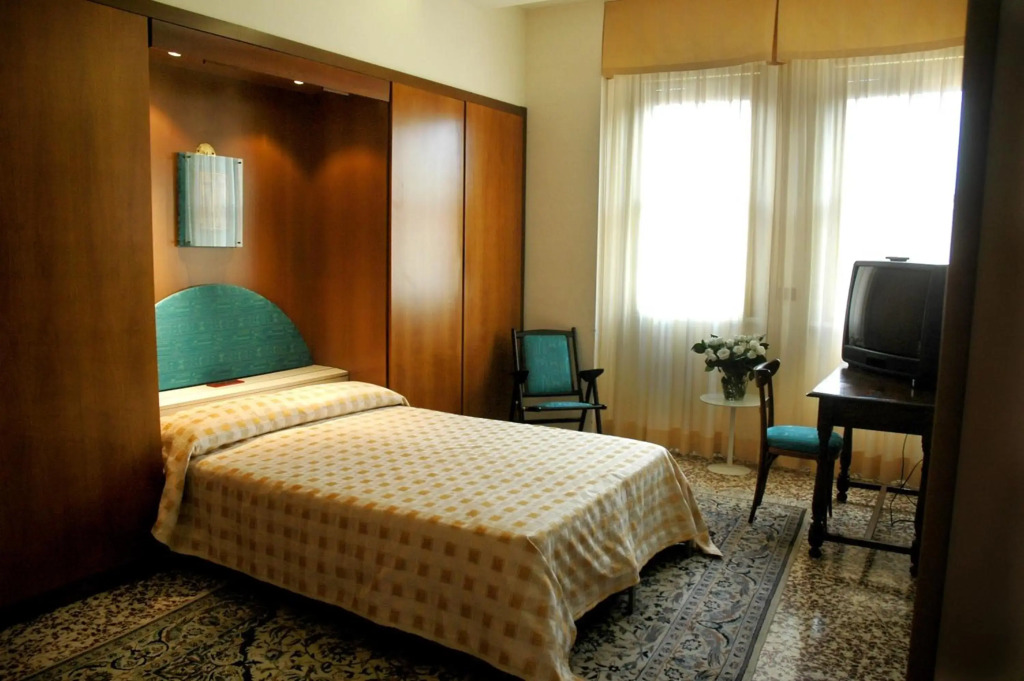 Hotel Napoleon Rimini - City & Station