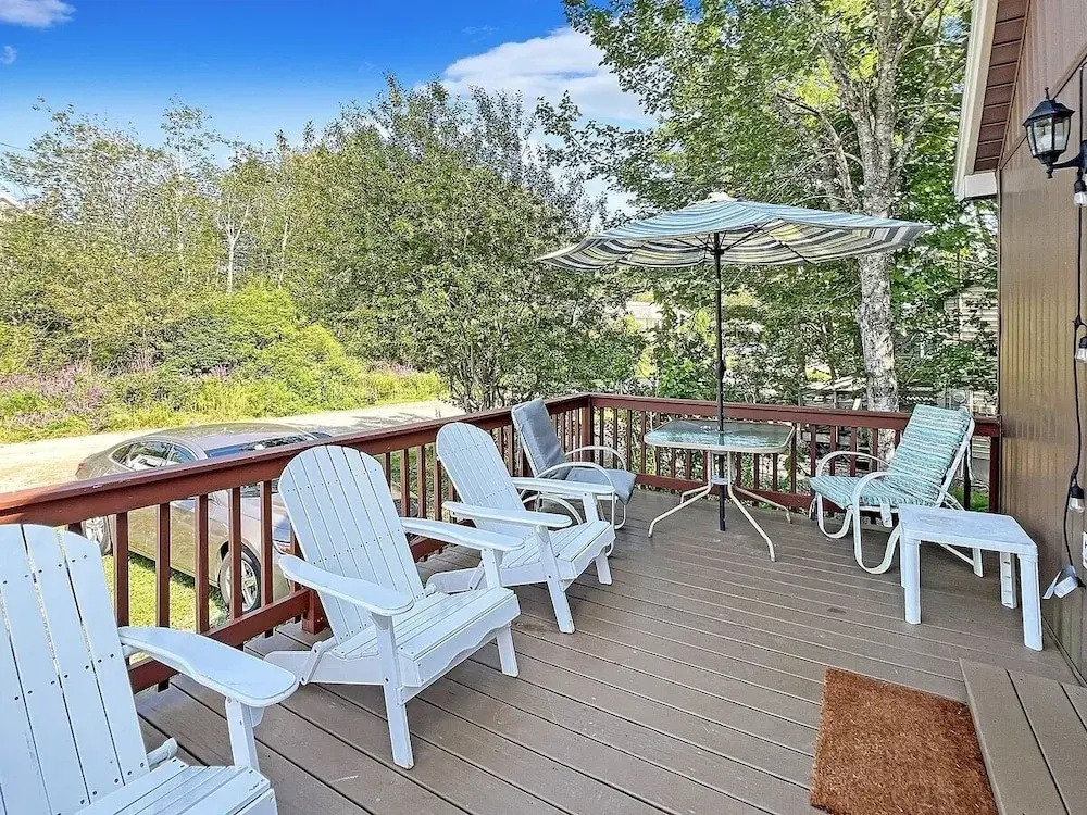 Beach Daze Cottage Brought to you by GetAway Vacations