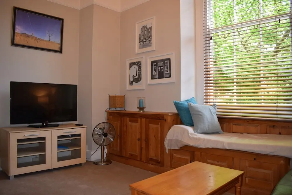 1 Bedroom River Side Flat