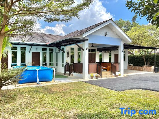 Tepak Nusuk Private Pool Homestay 5 Bedrooms 4 Bathrooms