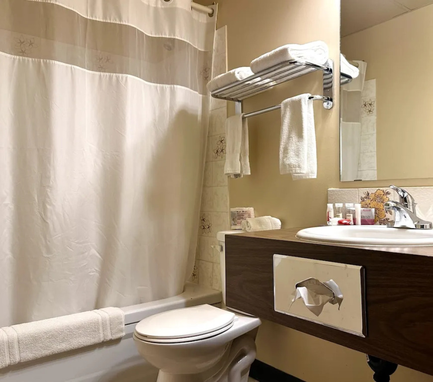 Lacombe Motor Inn