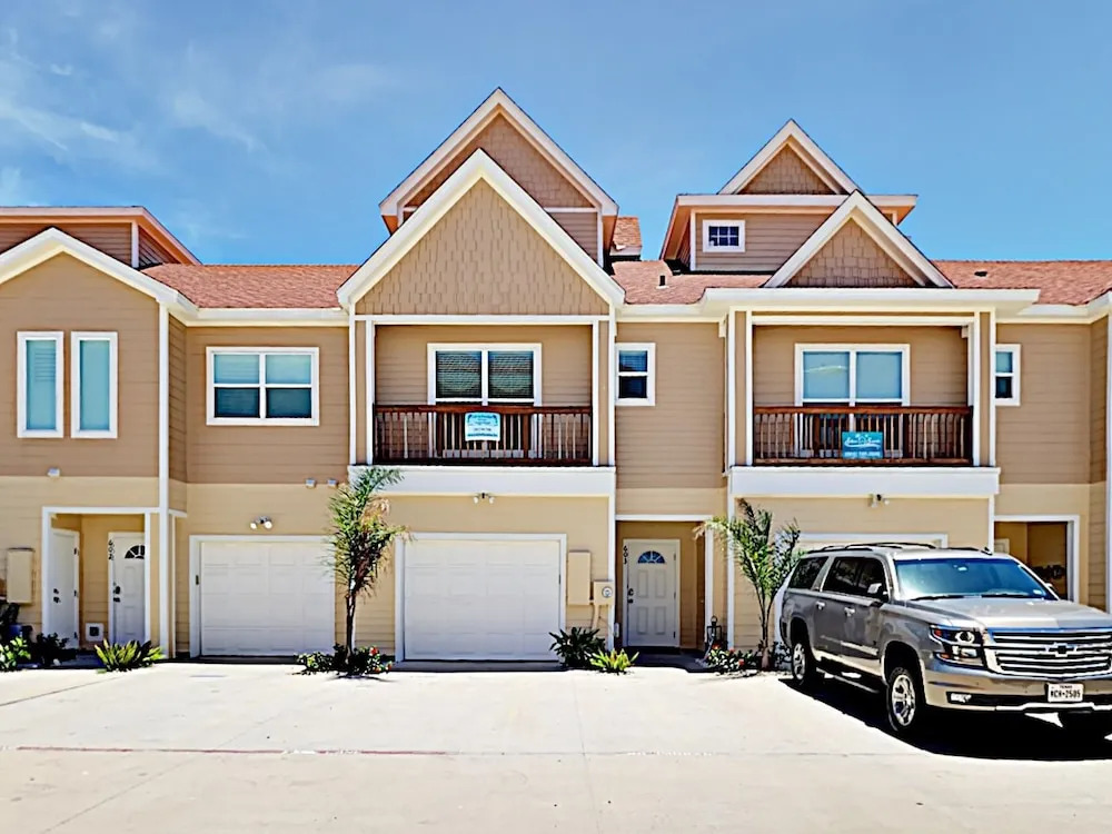 Boats and Oars - 4 Br Condo