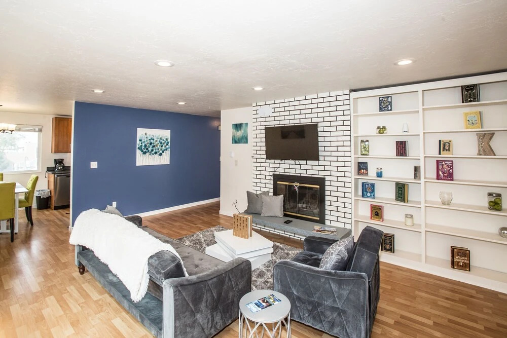 Crockett Rocket - Heart of Seattle - Sleeps 12