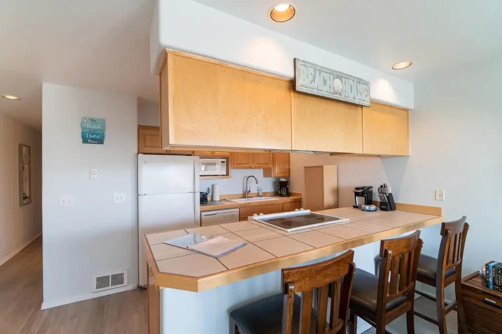 Waters Edge 208