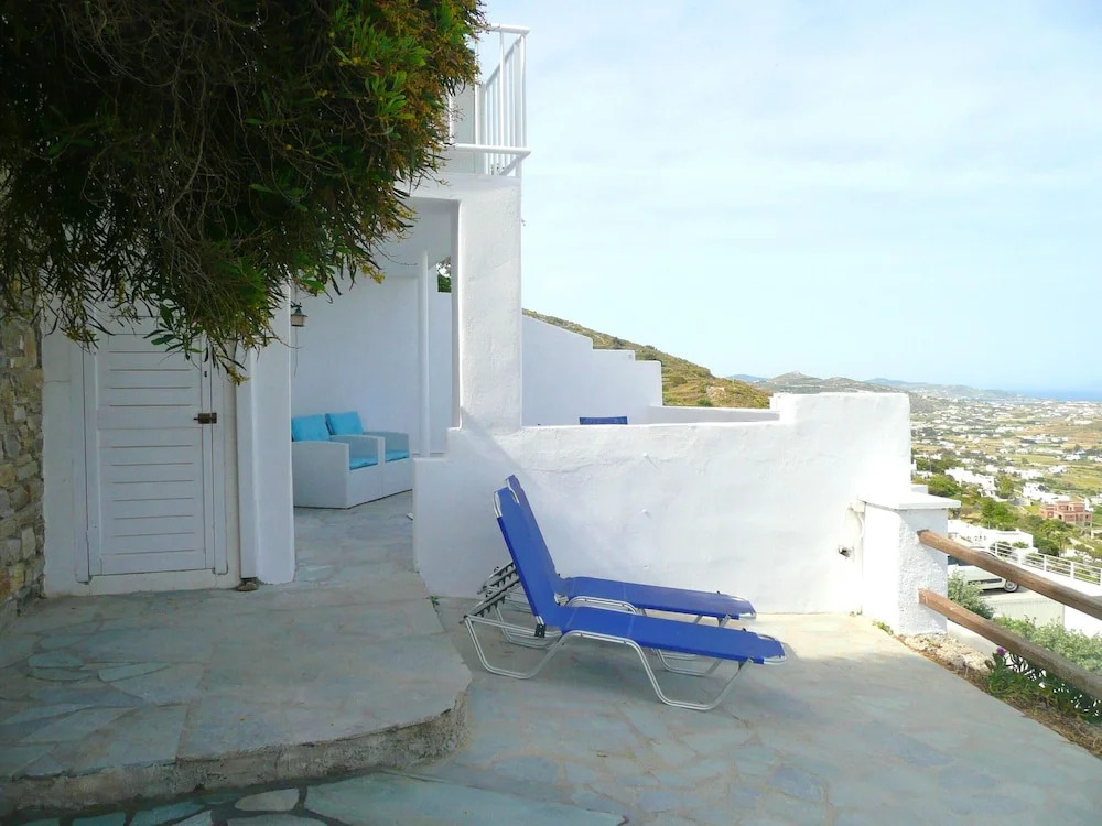 Villa With 2 Bedrooms in Paros, With Wonderful sea View, Pool Access,