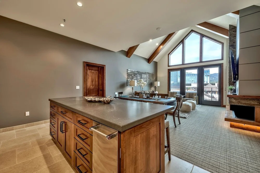 Luxury Two Bedroom Residence Steps From Heavenly Village Condo