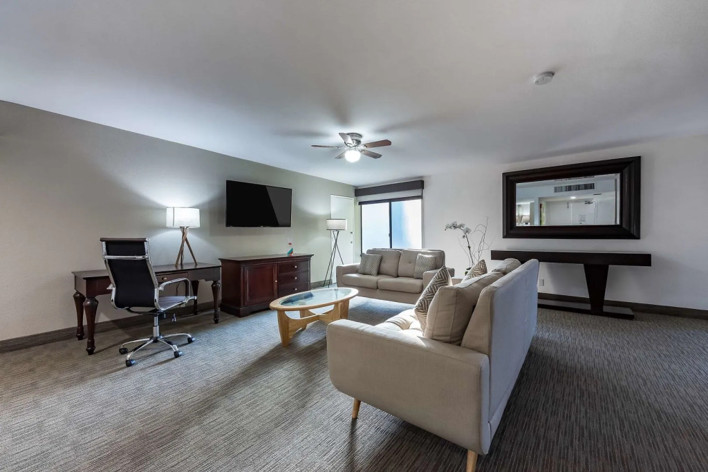 Anaheim Hotel