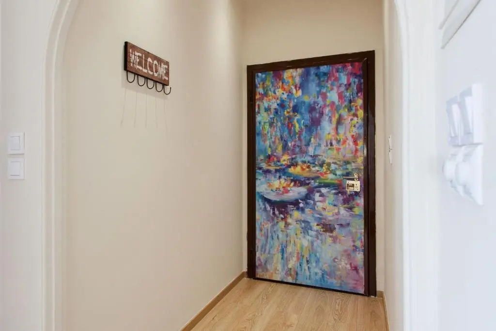 Luxurious 3-bdrm Seaside Retreat in Glyfada Fully Renovated