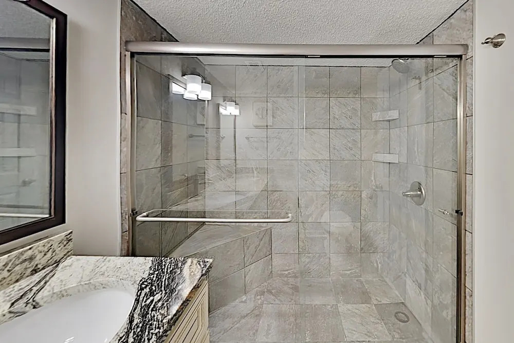 905smark 3 Bedroom Condo