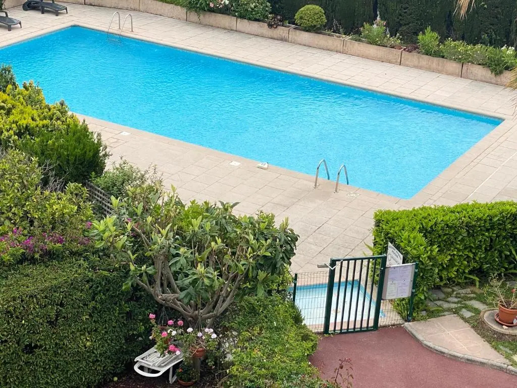 Superbe 2P vue mer, ensoleillé, piscine
