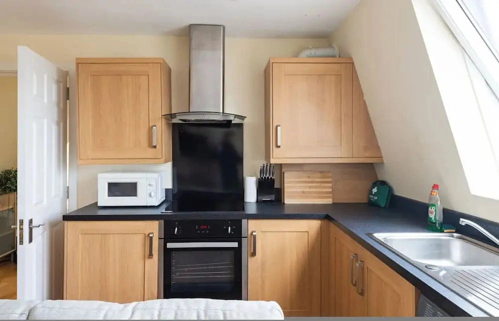 Stylish 3 Bedroom Flat CRC
