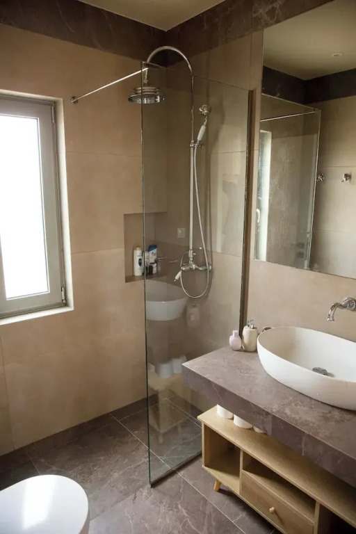 Contemporary Athenian Escape GHH