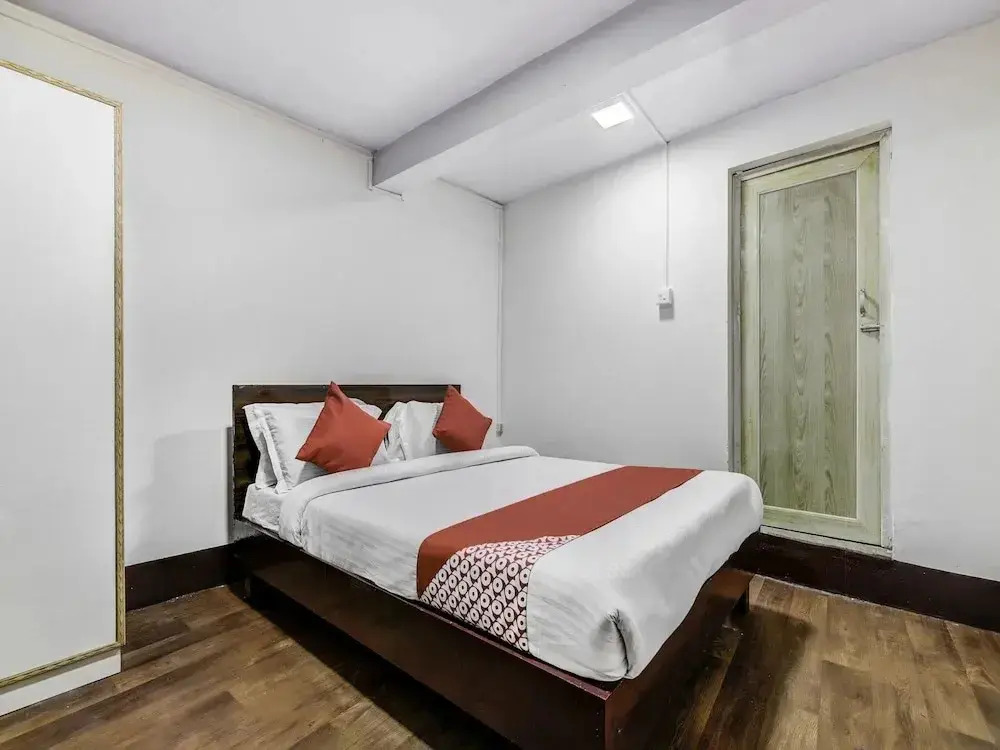 Fine Stay Guest House by OYO Rooms