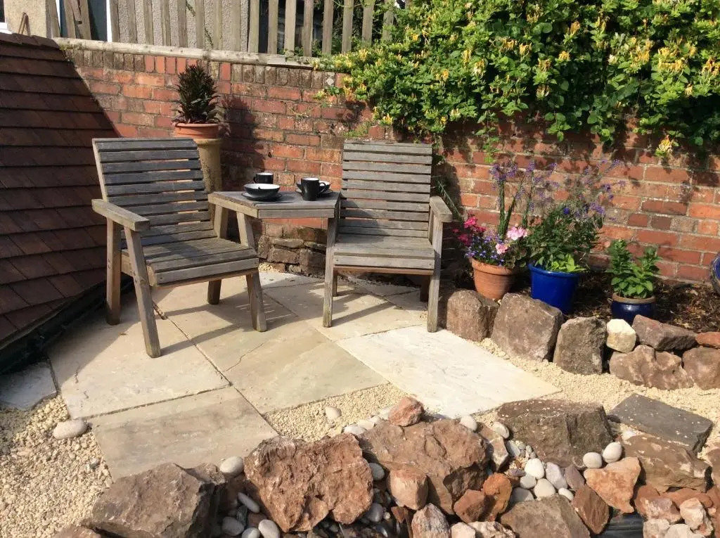 The Hideaway - a charming, unique retreat in Long Ashton, Bristol