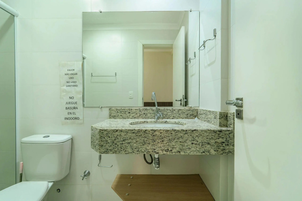 Apartamento 2 Dormitórios Com Churrasqueira