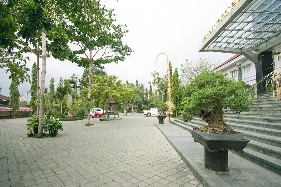 RedDoorz Premium @ Mataram City Center